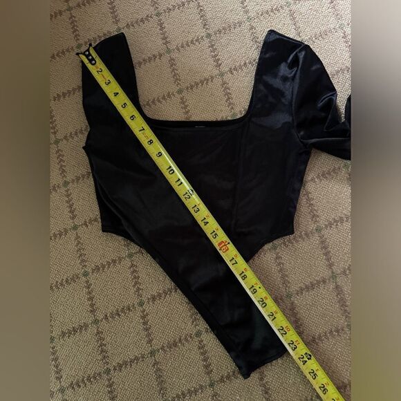 Divided H&M black satin long sleeve square neck crop top high low hem NWOT S - Picture 8 of 9